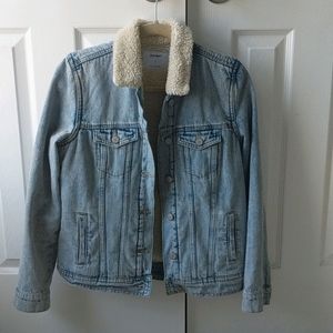 Old Navy Jean Jacket Light-Medium Wash Size S
